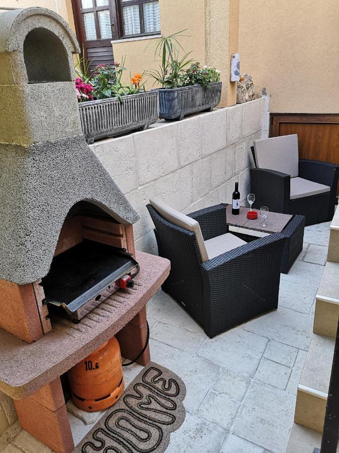 ראב Paradise Apartment - Old Town Rab מראה חיצוני תמונה